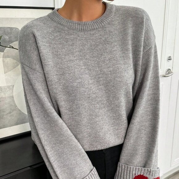 Grey Casual Women's Round Neck Cuff Heart Pattern Sweater - Picture 4 of 6